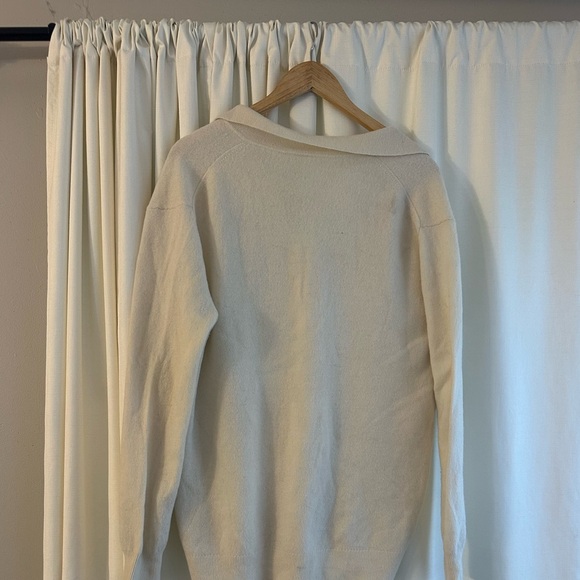 Aritzia Sweater - Picture 5 of 6